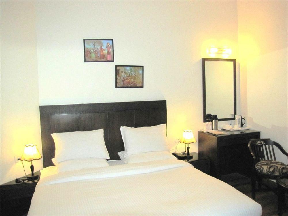 Hotel Prems Paradise Amritsar Exteriör bild