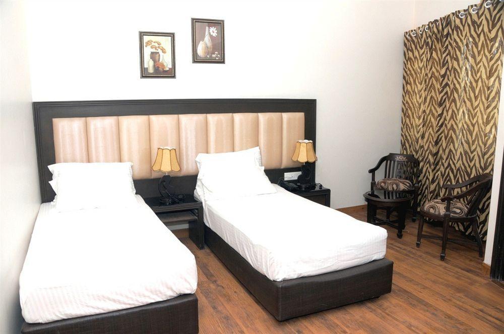 Hotel Prems Paradise Amritsar Exteriör bild