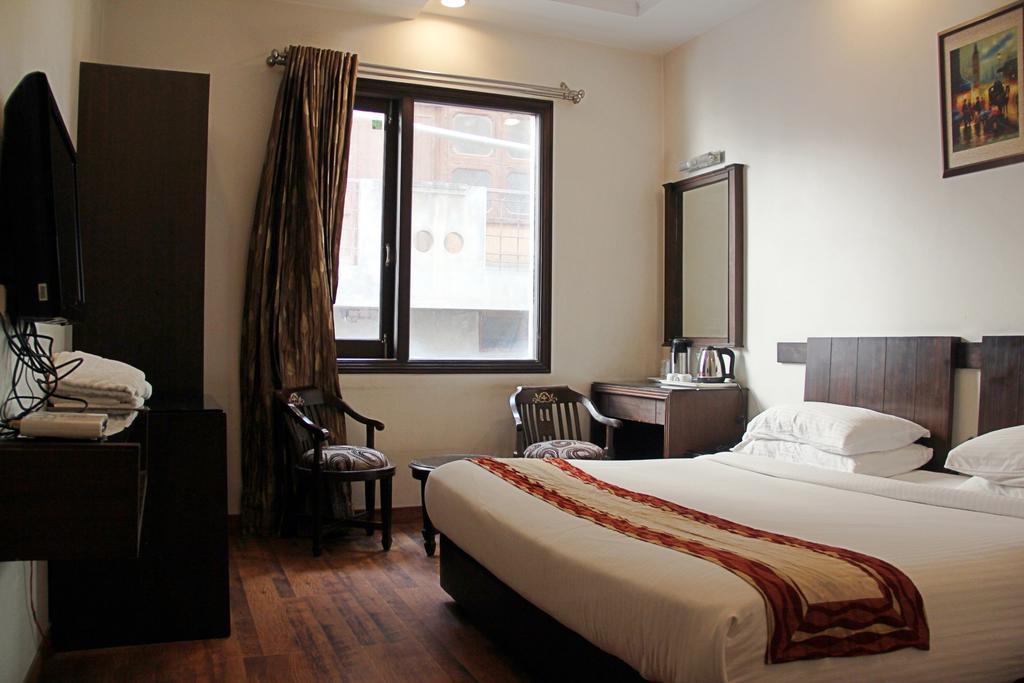 Hotel Prems Paradise Amritsar Rum bild