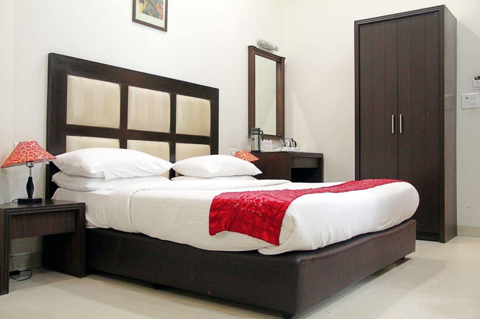 Hotel Prems Paradise Amritsar Exteriör bild