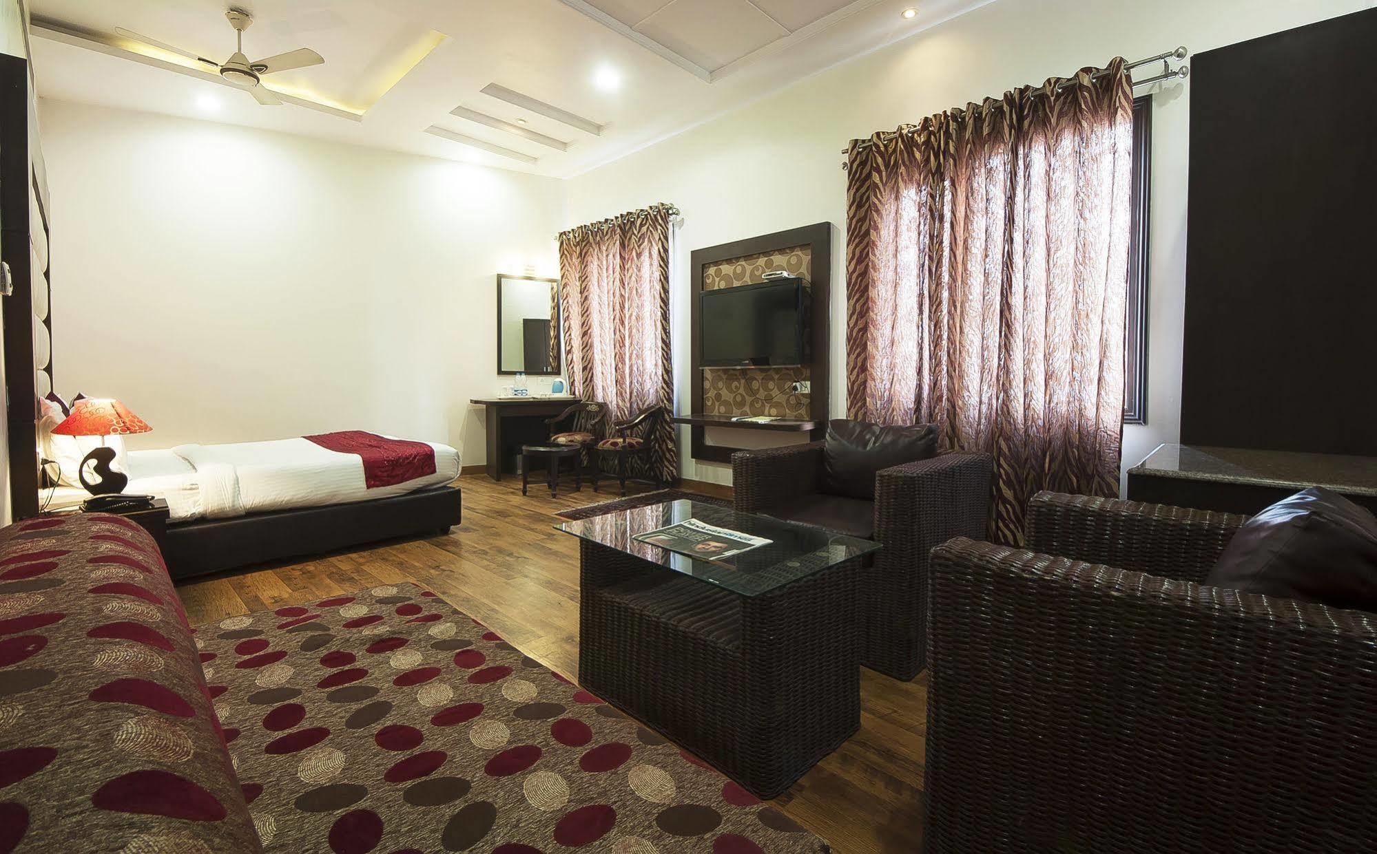 Hotel Prems Paradise Amritsar Exteriör bild